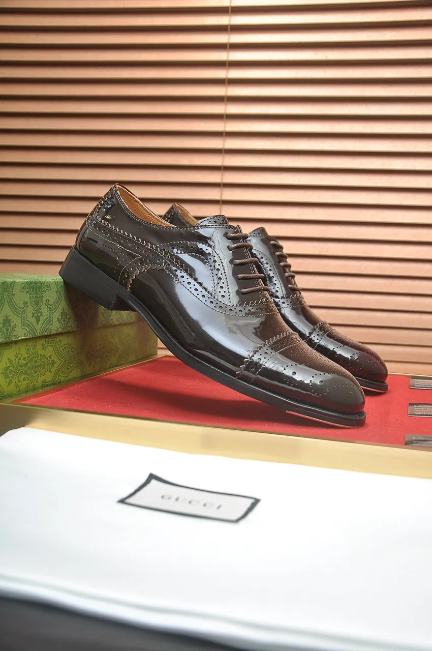 Men's shoes💰660💶 Brand: GUCCI (Gucci) Standard code: Men's code 39/44 (45/46 can be customized) Grade: Same as the official website Original quality Material: Original cowhide Water-dyed cowhide lining Original rubber outsole Style category: Men's fashionable casual leather shoes Distinguished big-name luxury elements top luxury Color: Actual picture